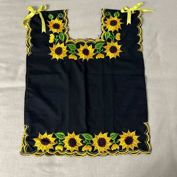 Black Mexican Shirt with flowers 💐🥰🛍️ - Picture 1 of 3